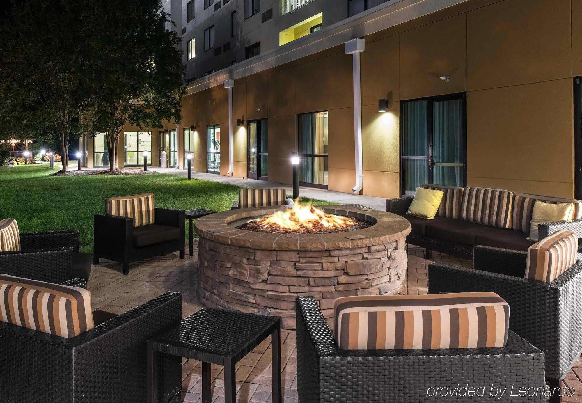 Courtyard By Marriott Charlotte Gastonia Hotel Exterior foto
